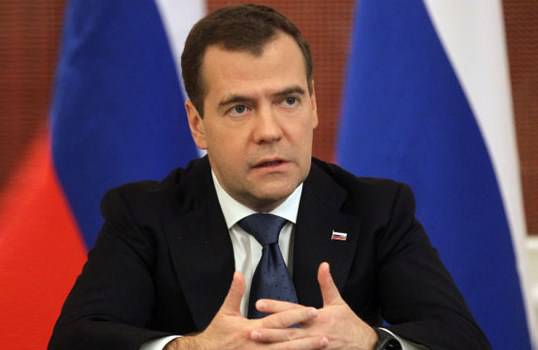 Медведев предложил вернуться к решениям по Карабаху 20-летней давности