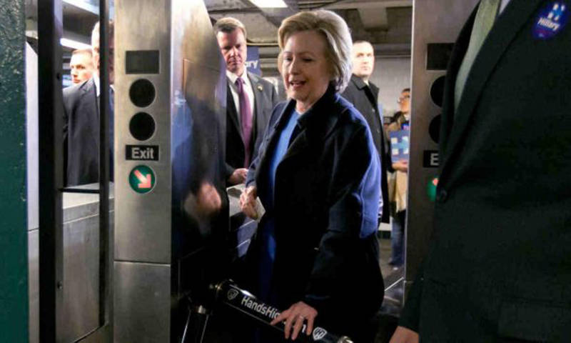 Хиллари Клинтон оплошала в Нью-Йоркском метро