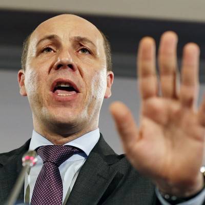 Парубий намерен ввести визовый режим с Россией Парубий намерен ввести визовый режим с Россией