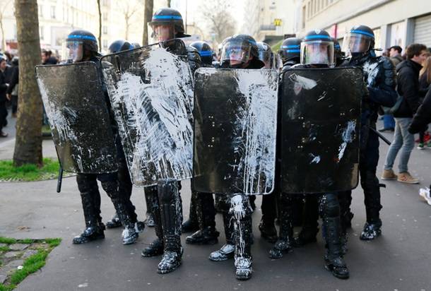 В Париже проходят массовые протесты