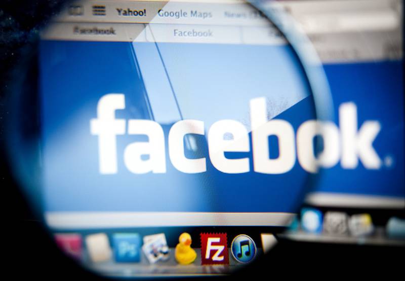 Фейсбук оказался патриотичнее Первого канала?