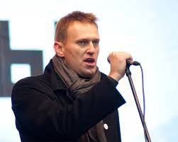 Кому на Руси жить хорошо? Узколобость «собачек» Навального