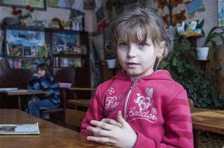 Associated Press: Яценюк поил детей молоком из Чернобыля