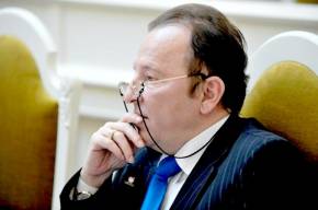Депутата ЗакСа Вячеслава Нотяга приговорили к аресту