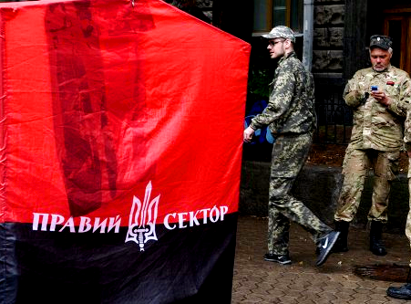 «Правый сектор» на свалку: Киев готовит пожизненное для радикалов