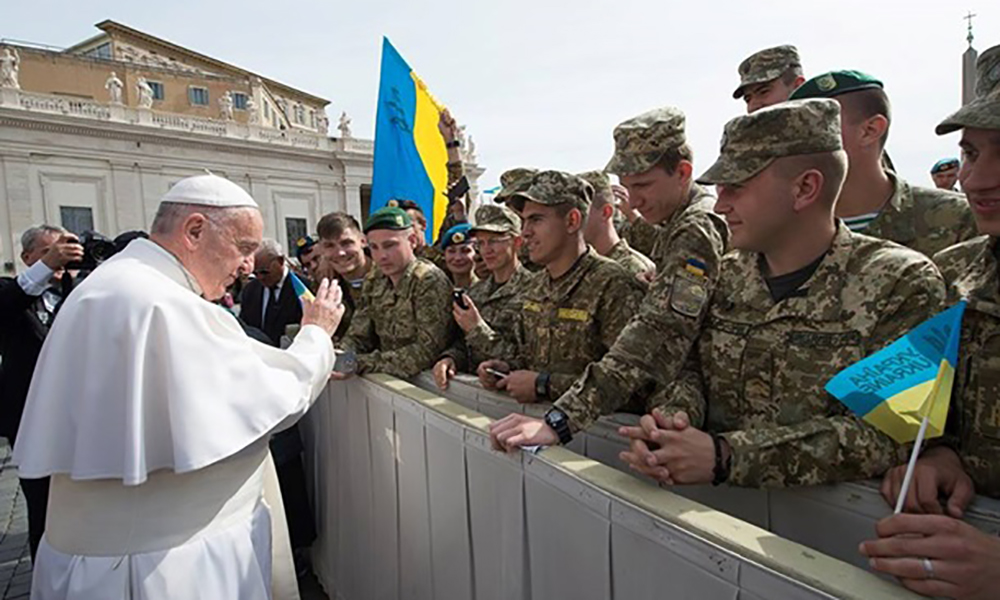 Папа Римский благословил кровопролитие на Украине