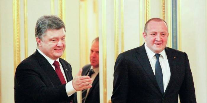 В Кремле рассказали, почему президент не поздравил глав Украины и Грузии