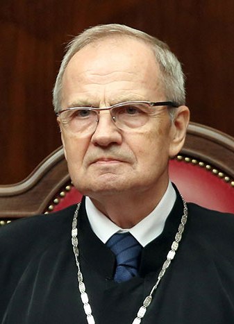 Глава Конституционного суда РФ назвал Обаму Гитлером