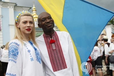День Киева: вышиванки, гробы, чекисты и «сепаратистские яйца»