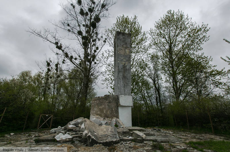 В Польше развернулась настоящая война с советскими памятниками В Польше развернулась настоящая война с советскими памятниками