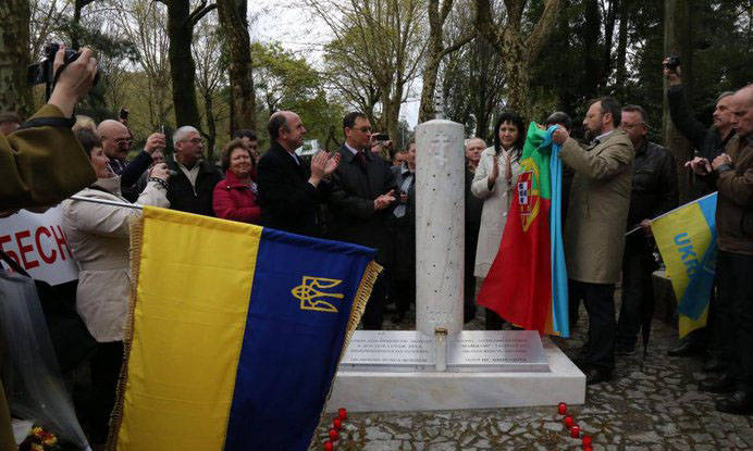 Португалия против "Небесной сотни"