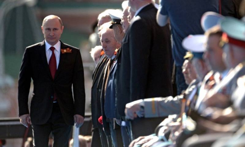Владимир Путин поздравил россиян с годовщиной Победы