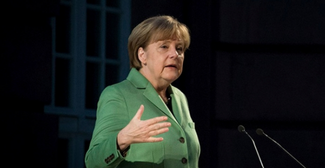 Миграционный кризис: Меркель ужесточает требования к беженцам