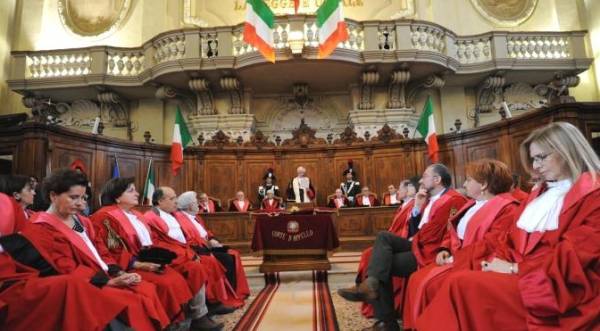 Вместо визового режима: Высший суд Италии разрешил украинцам красть продукты