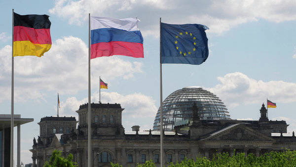Соратники Меркель призвали как можно скорее снять санкции с России