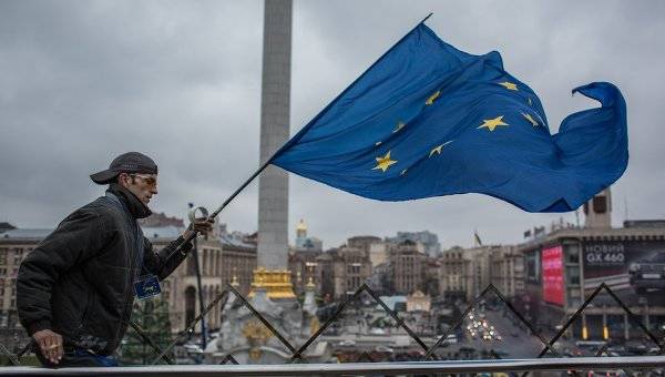 Еврокомиссар по вопросам миграции в четверг посетит Украину