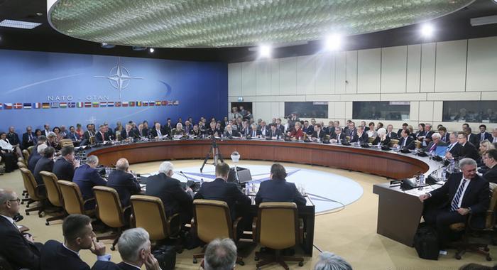 ФРГ и Франция призывают провести Совет НАТО-Россия до саммита альянса