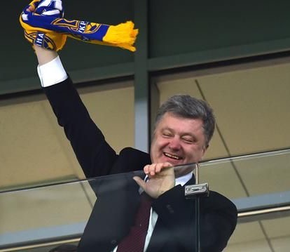 Порошенко в "неадеквате" собрался спеть гимн Украины в Донецке в ближайшем будущем