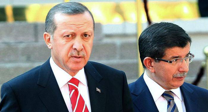 Борьба за власть в Анкаре: президент против премьера