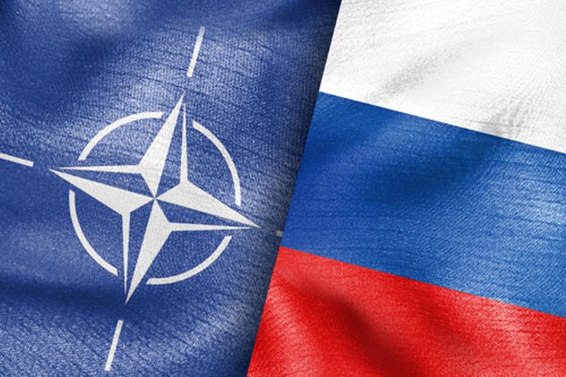 Запад признал Крым, а НАТО выпендривается