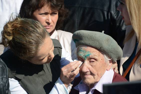 В Славянске облили зеленкой  91-летнюю героиню Великой Отечественной войны