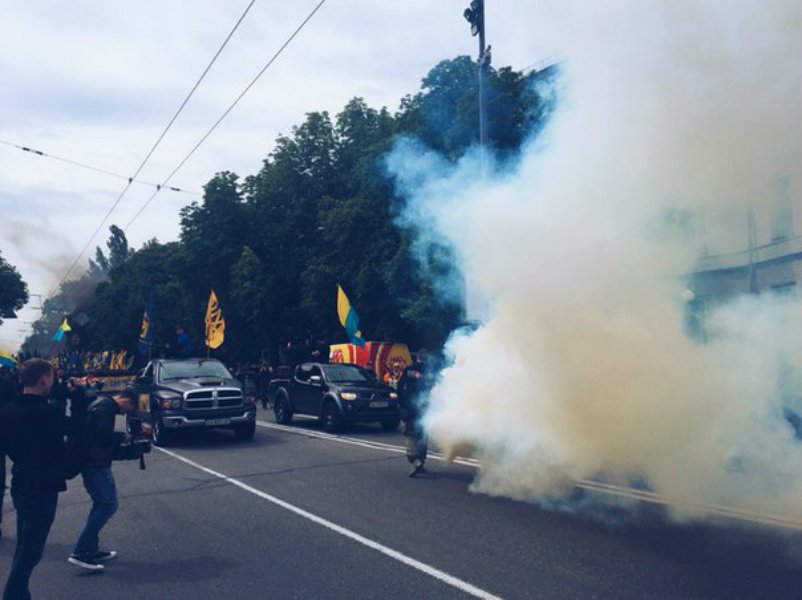 На марше «Азова» в Киеве была атакована Нацгвардия