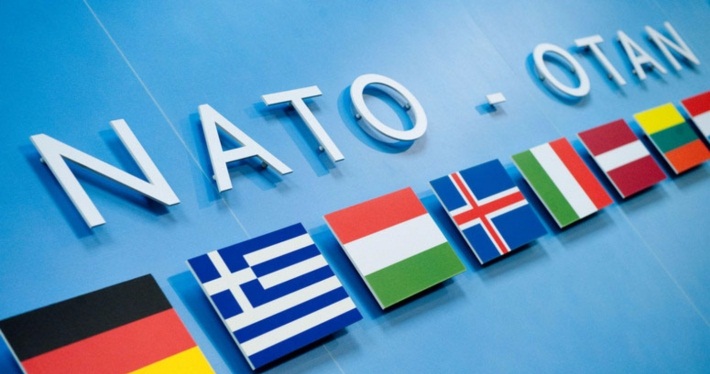 За столом у НАТО: Черногория шагает в альянс по трупам детей