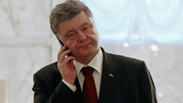 Порошенко выступил за усиление санкций против РФ
