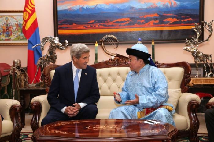 Что искал Джон Керри в Монголии?