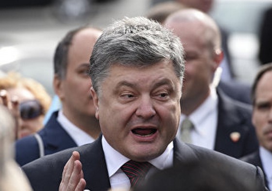 Россия ответила на угрозы Порошенко: Дайте ему похмелиться!