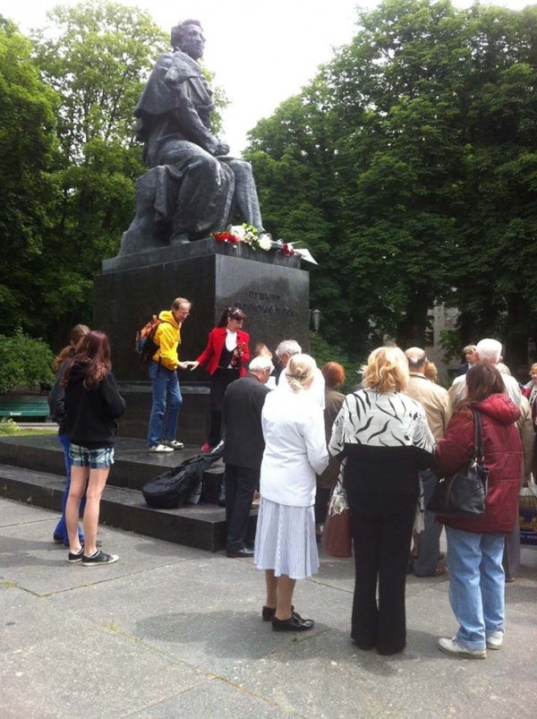 Русским в Киеве разрешили отпраздновать день рождения Пушкина