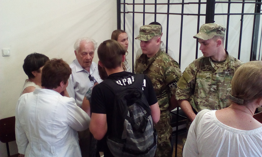 Народный суд: боевика «Азов» избили в СИЗО Народный суд: боевика «Азов» избили в СИЗО