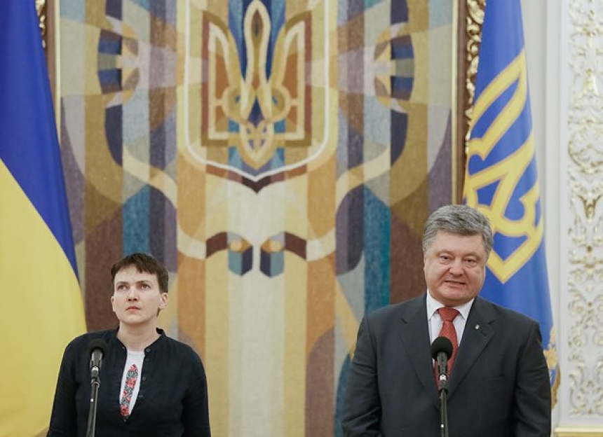 Савченко «осквернила» президентское кресло Порошенко