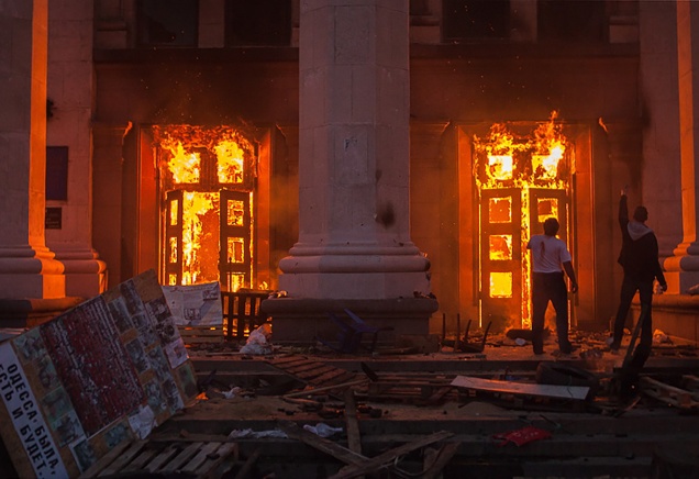 Киев сольет виновных трагедии в Одессе под давлением США