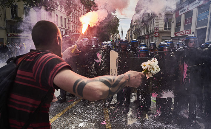 ИноСМИ: Во Франции может разразиться гражданская война