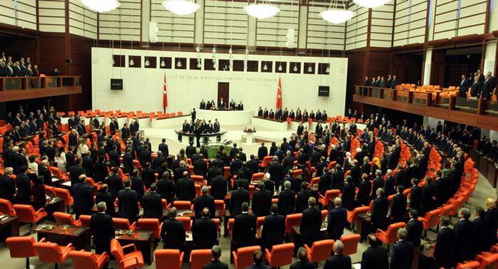 Президент Турции лишил парламентариев иммунитета
