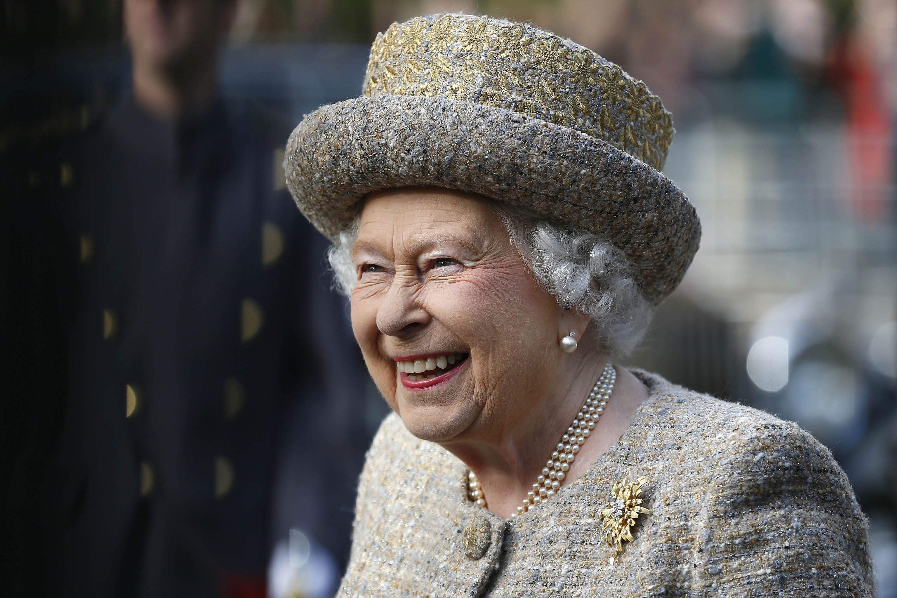Интимная жизнь королевы Британии вызвала национальный скандал