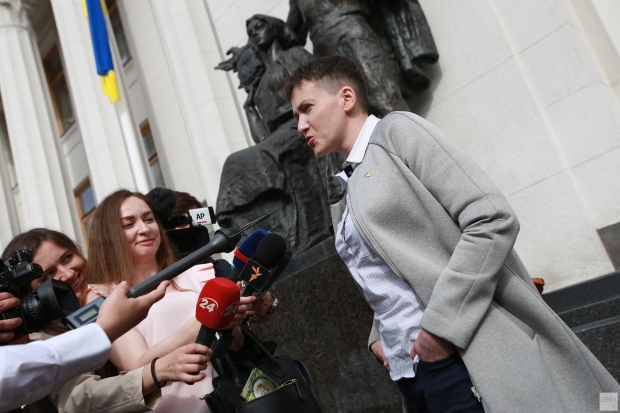 Автоматчики в Раде: Савченко знает способ заставить депутатов работать