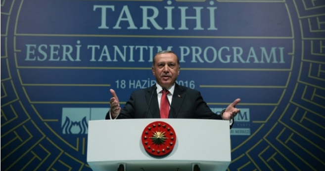 Будет закручивать гайки: Эрдоган ввел в Турции режим ЧП до октября