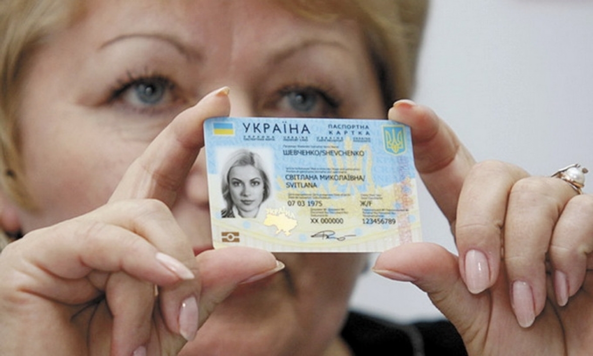 Верховная Рада приняла закон о новых биометрических паспортах