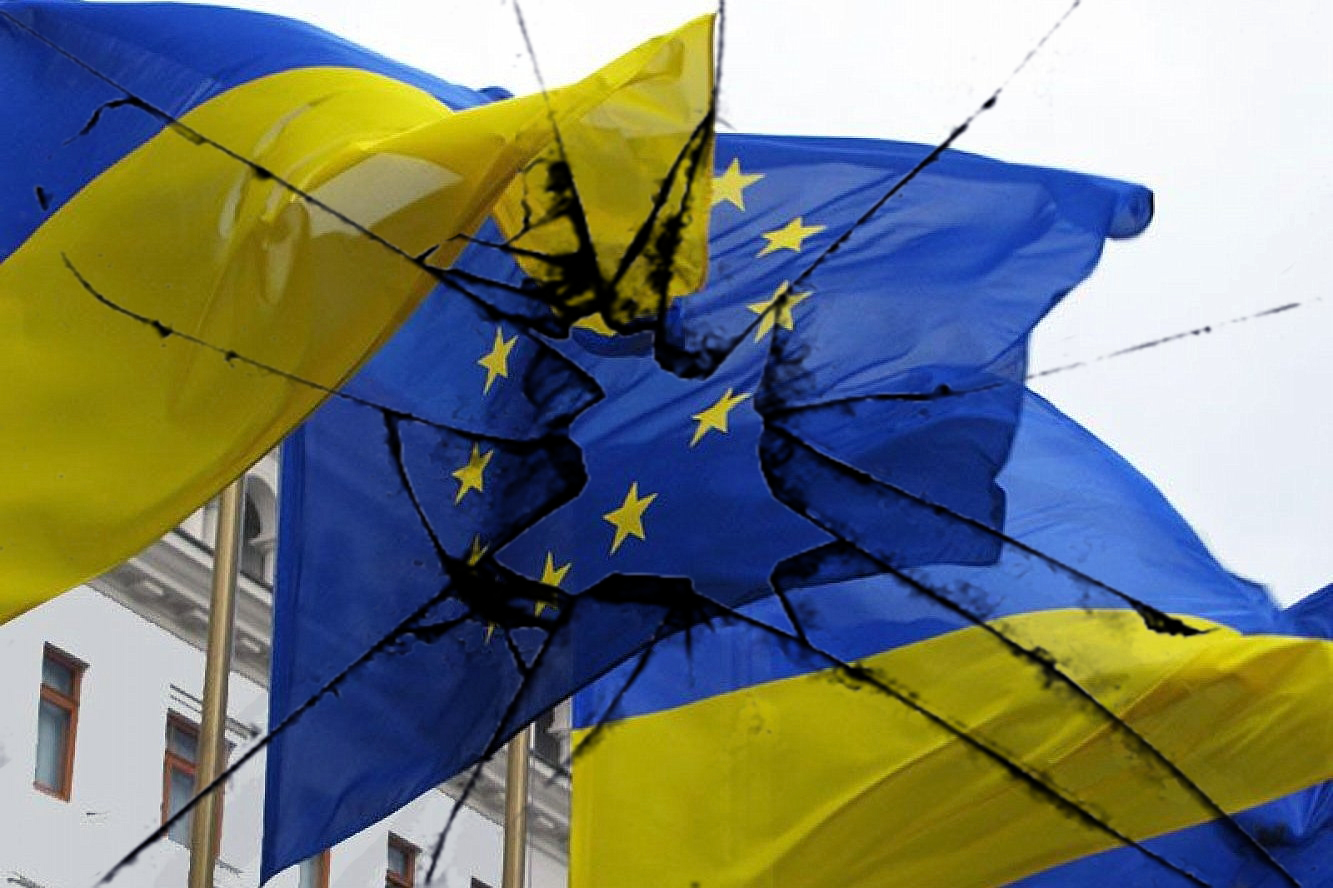 Украина принята в евросоюз. Флаг Украины и ЕС. Украина Евросоюз. Интеграция Украины в ЕС. Вступление Украины в Евросоюз.