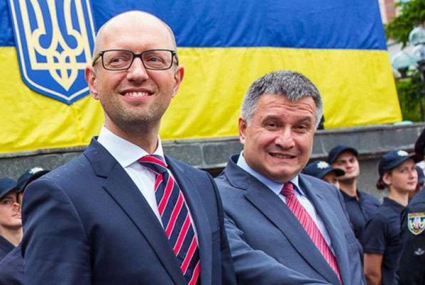 Зачем НАБУ прошлось по людям Авакова и «подвесит» ли Яценюк министра МВД Зачем НАБУ прошлось по людям Авакова и «подвесит» ли Яценюк министра МВД