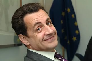 Страх и ненависть во Франции: ИГ может вернуть Саркози президентское кресло Страх и ненависть во Франции: ИГ может вернуть Саркози президентское кресло