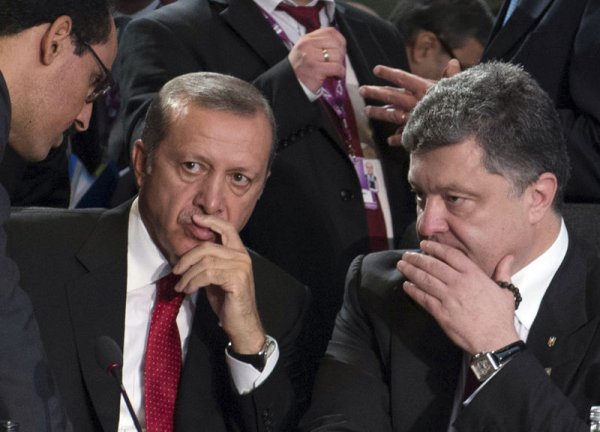 Эрдоган решил платить и каяться, а Порошенко решил сховаться Эрдоган решил платить и каяться, а Порошенко решил сховаться