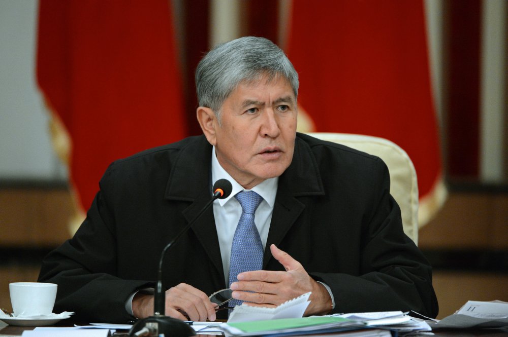 Президент Киргизии обвинил бывших соратников в «гнусной лжи»
