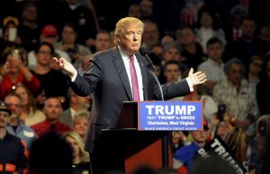 Трамп: "Если она победит, Вы ничего не сможете сделать, люди" Трамп: "Если она победит, Вы ничего не сможете сделать, люди"