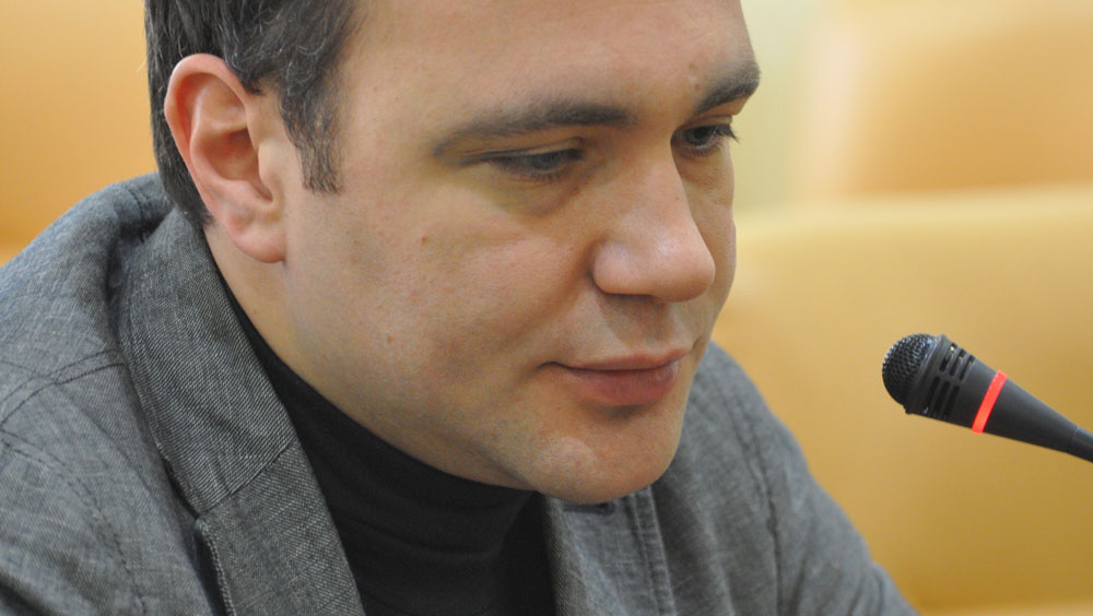 Денис Дворников: Люди хотят, чтобы депутаты перестали позорить государство