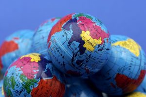 Паранойя захватила международную политику Паранойя захватила международную политику