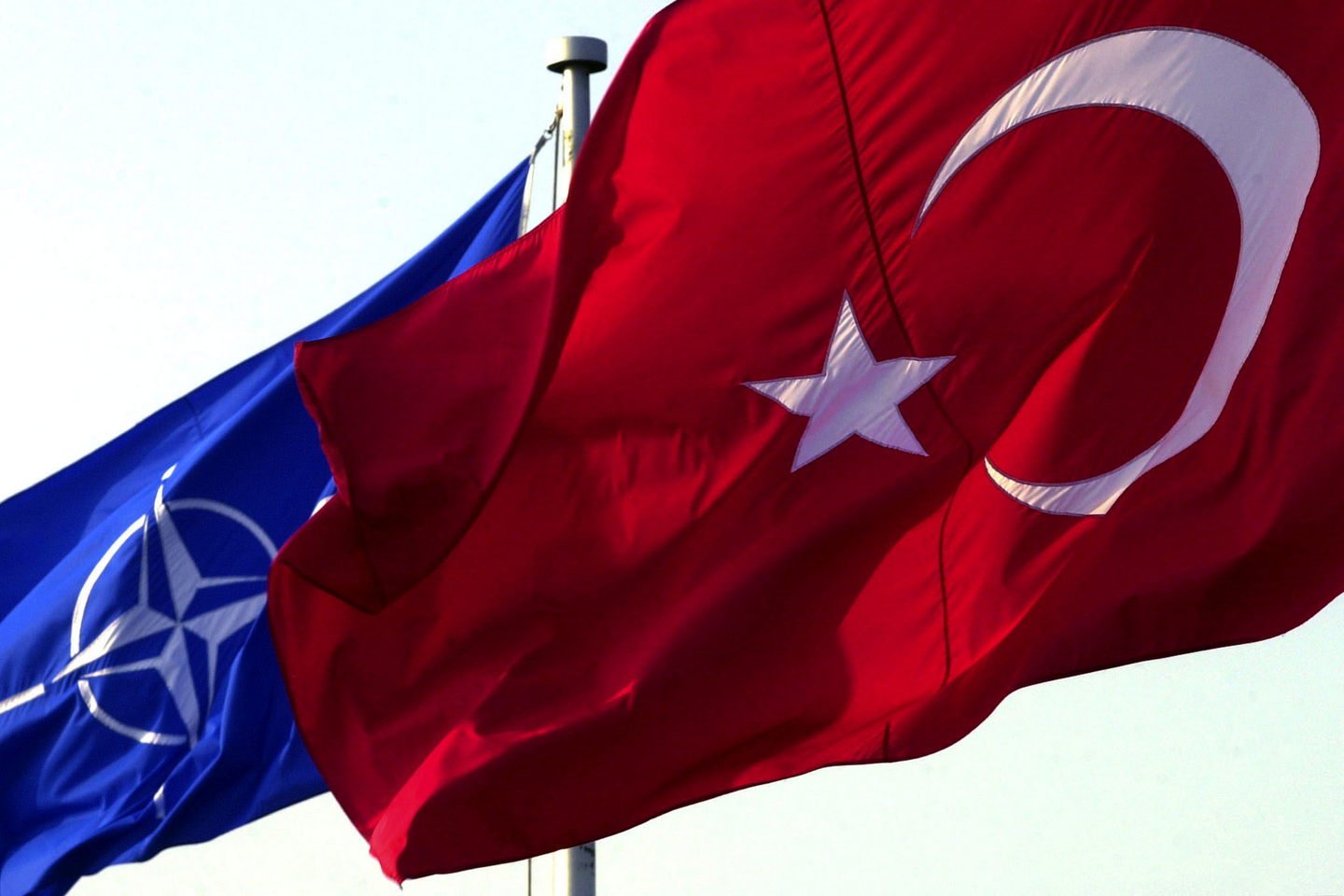 Турция задумалась о выходе из НАТО
