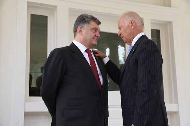 Байден дал установку для Порошенко после событий в Крыму Байден дал установку для Порошенко после событий в Крыму